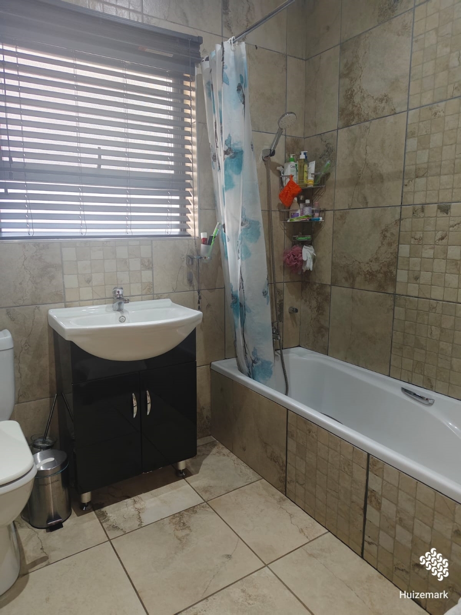 5 Bedroom Property for Sale in Vaalpark Free State